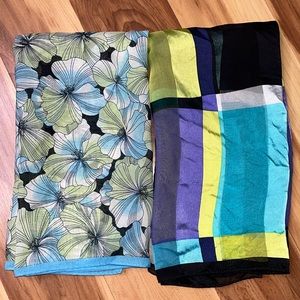 3 for $20 LOFT Floral Neck Scarf Blue Black Green White Flowers Square Lot of 2